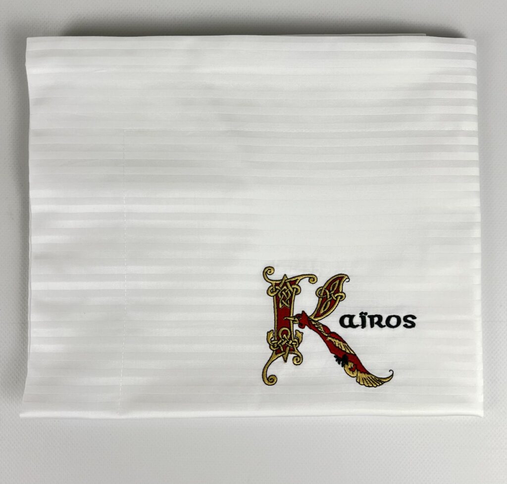 Personalisierte Stickerei auf Bettwäsche, Monogramm